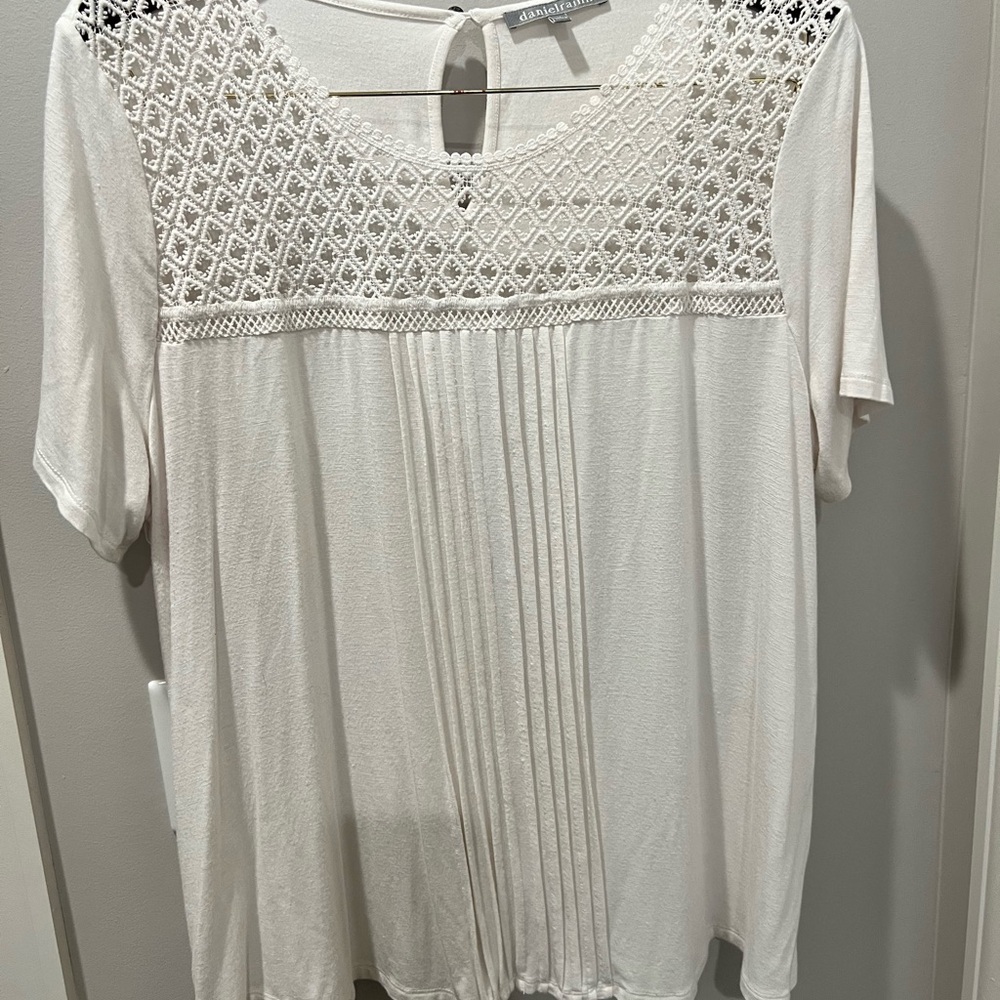 Daniel Rainn Top